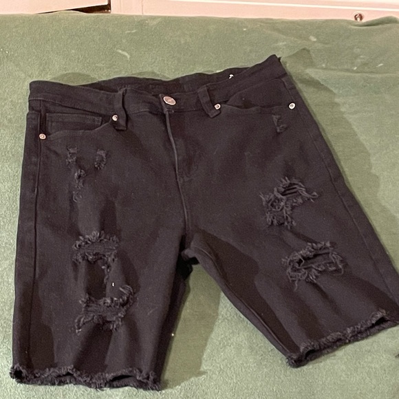 Rue21 Other - Rue 21 Supreme Flex Distressed Shorts Black 34